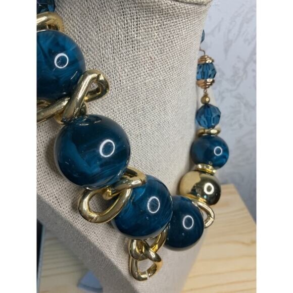 Blue Graduated Round Beads Gold Tone Spacers Necklace - Picture 5 of 5